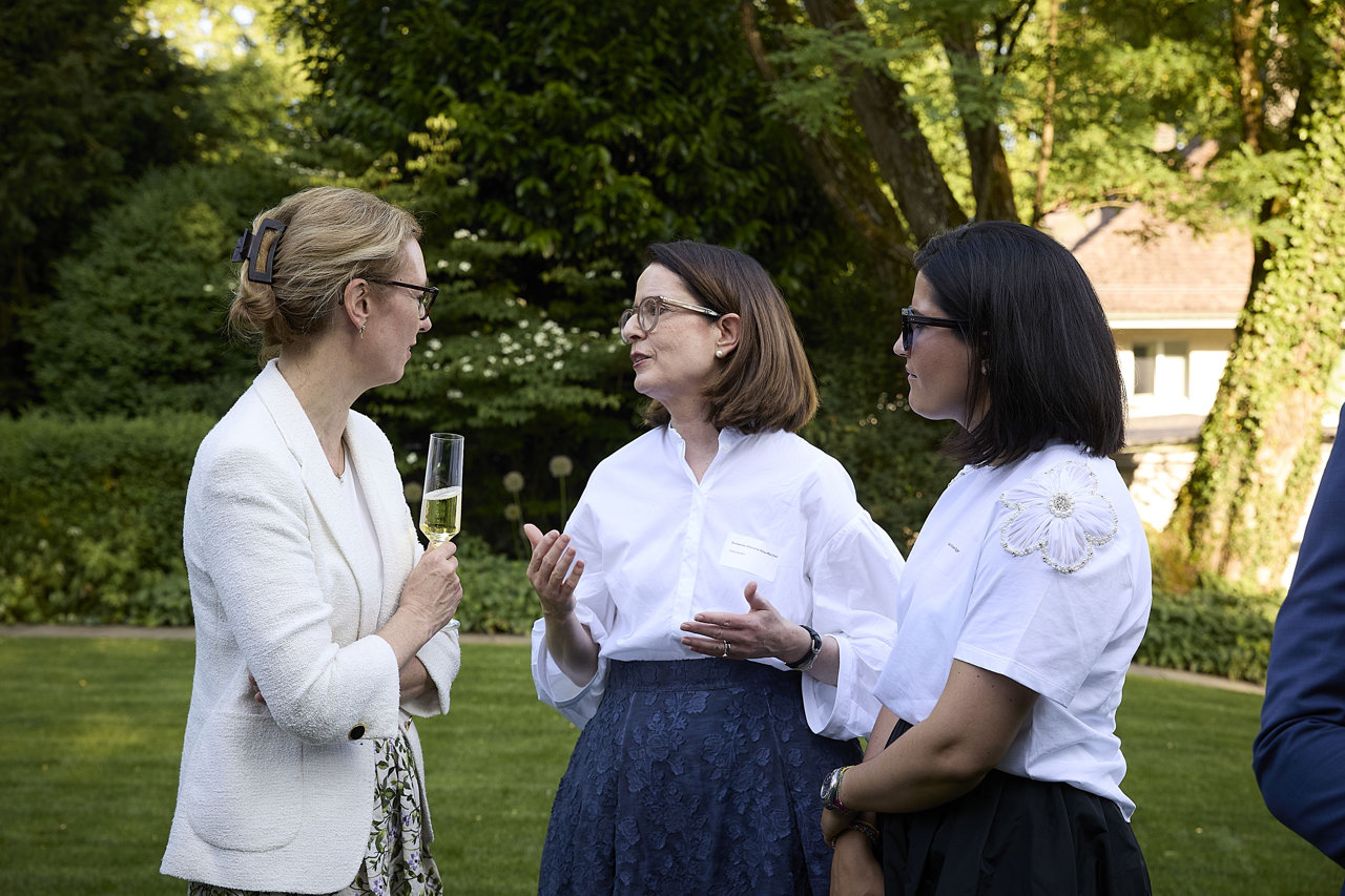 Sabine Monauni im Gespräch mit Susanne Vincenz-Stauffacher und Lisa Vincenz Egger