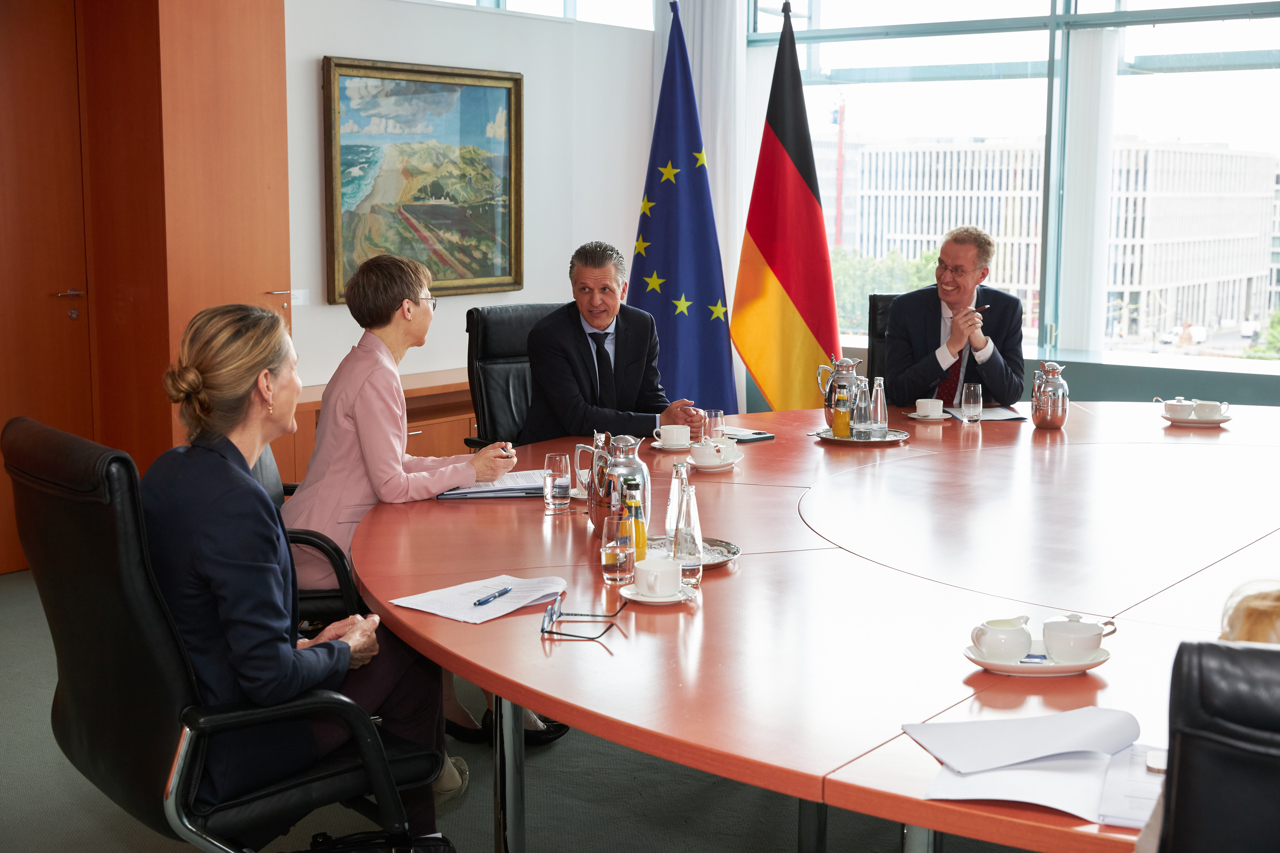 Regierungschefin Brigitte Haas und Regierungschefin-Stellvertreterin Sabine Monauni zu Ministertreffen und Arbeitsgesprächen in Berlin 