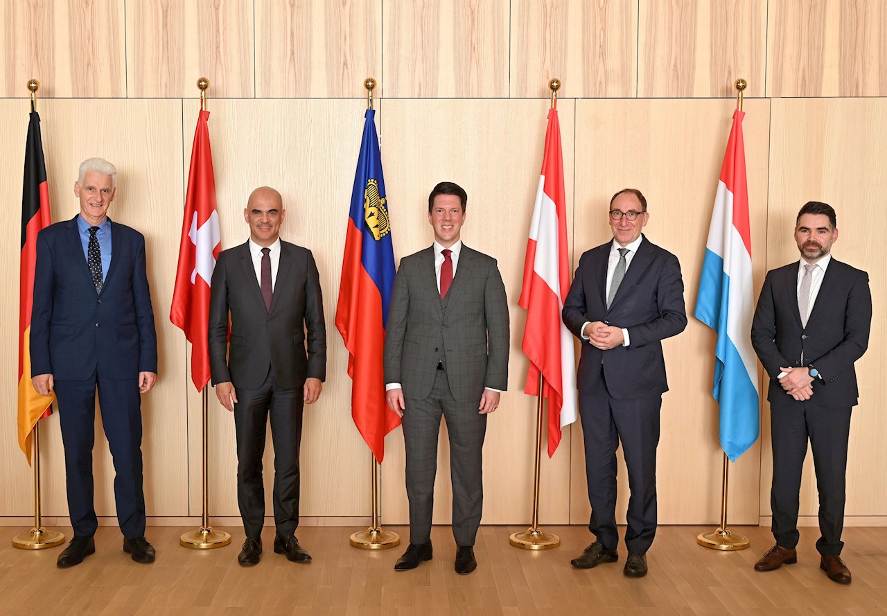Sozialminister der deutschsprachigen Länder in Liechtenstein: Regierungsrat Manuel Frick schlägt Dachabkommen für grenzüberschreitendes Homeoffice vor