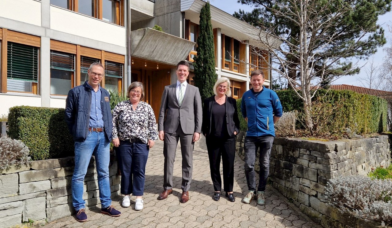Regierungsrat Manuel Frick besucht das Rehabilitationszentrum Lutzenberg