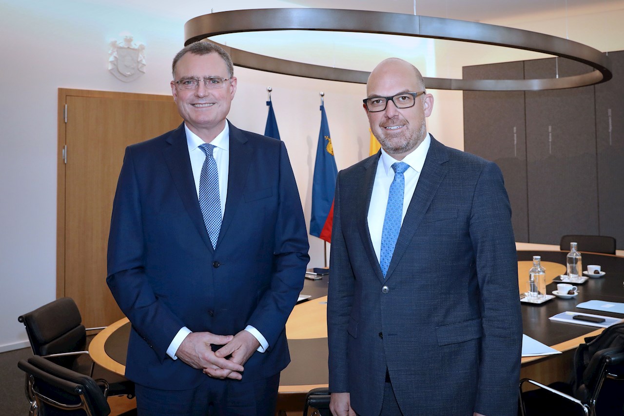 Regierungschef empfängt Delegation der Schweizerischen Nationalbank 