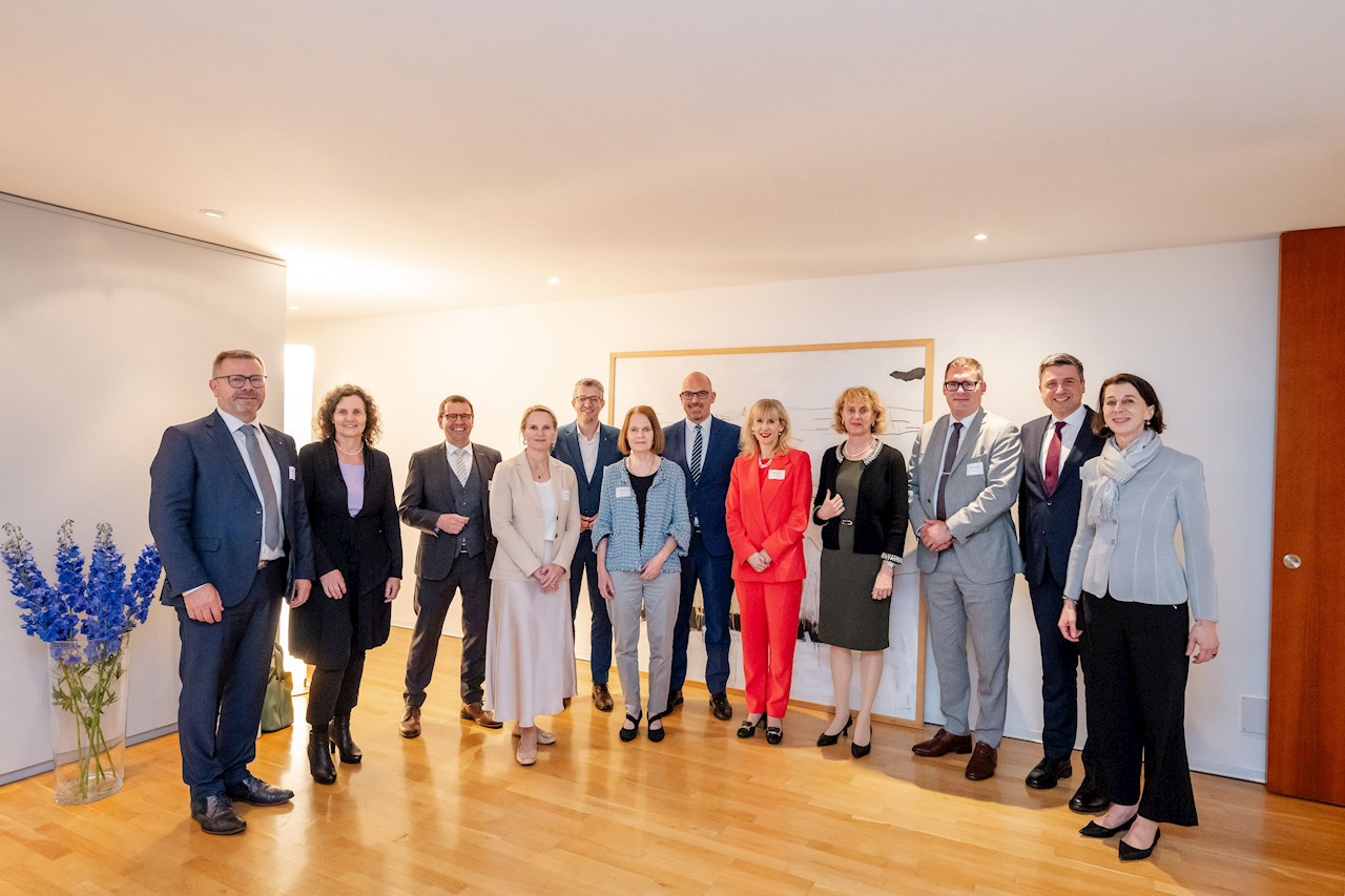 Treffen von Regierungschef Daniel Risch mit Bundespräsidentin Viola Amherd und Austausch mit hochrangigen Vertreterinnen und Vertretern der Schweiz im Rahmen des Liechtenstein Empfangs in Bern