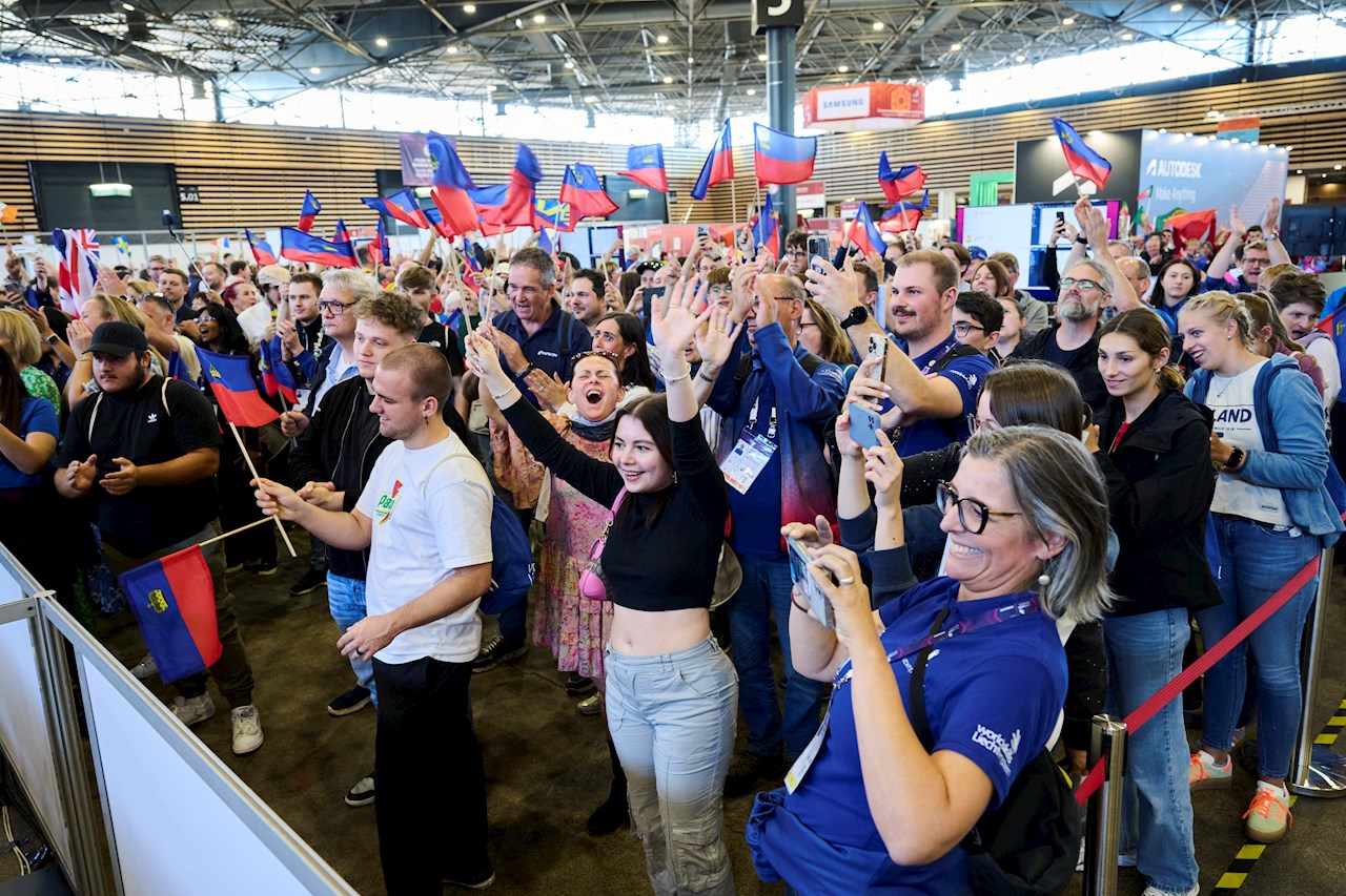 Foto zeigt jubelnde Zuschauer an den WorldSkills