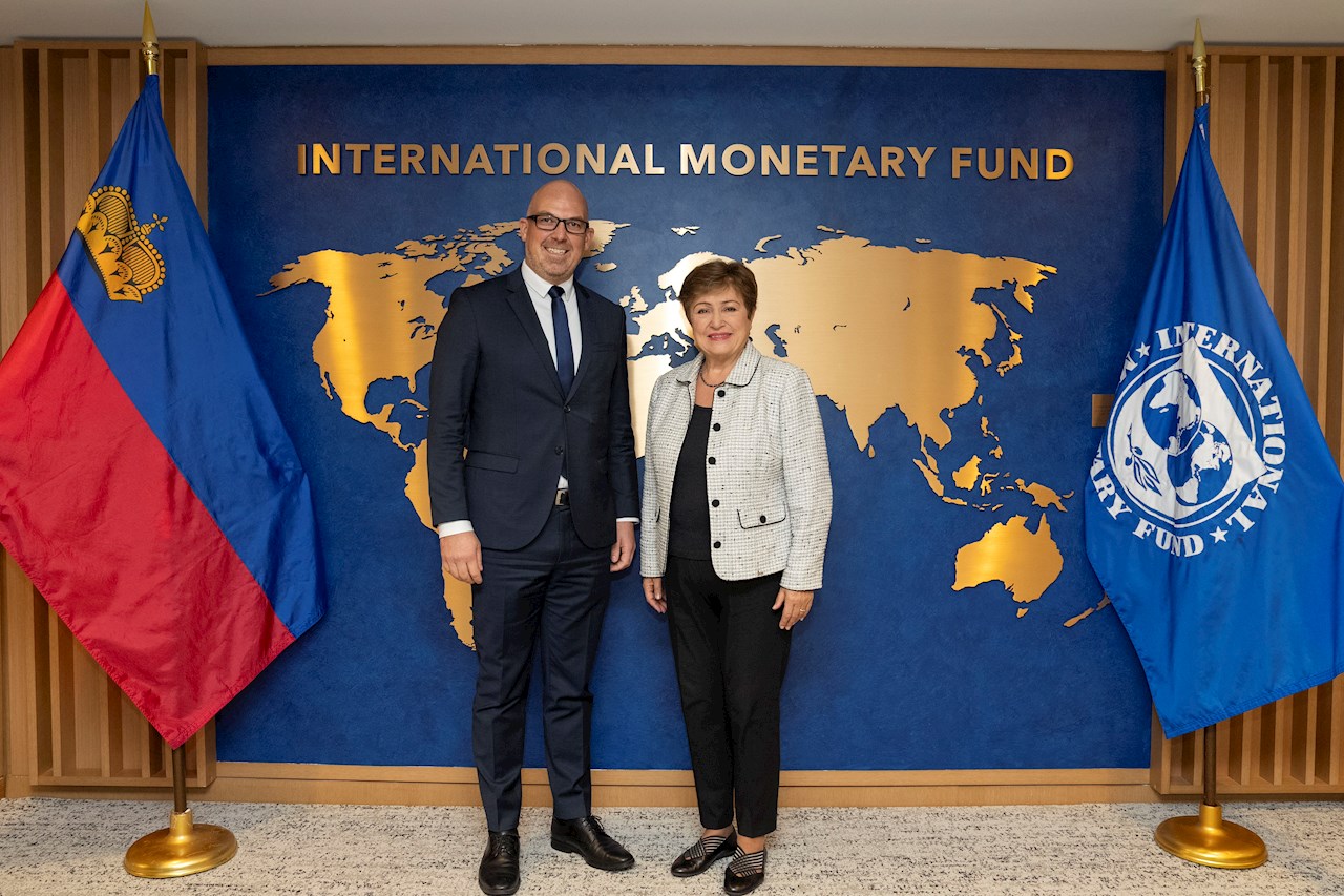 Regierungschef Daniel Risch unterzeichnet IWF-Übereinkommen in Washington, DC