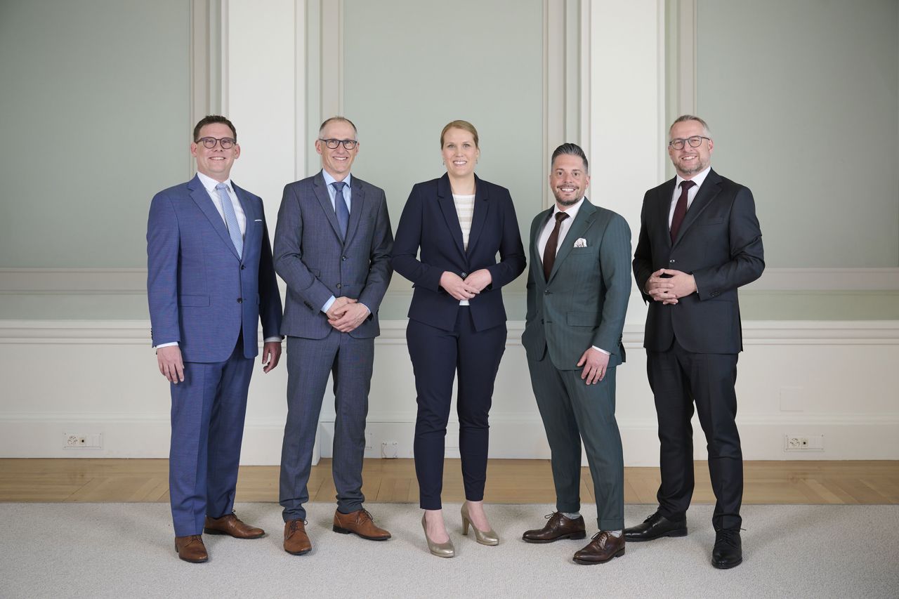 Regierung ernennt Generalsekretäre und Persönliche Mitarbeiter