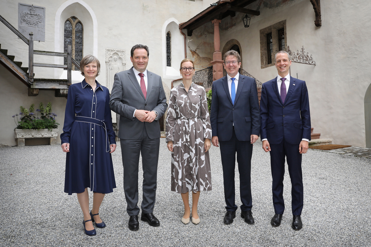 Regierungschefin-Stellvertreterin Sabine Monauni empfängt deutschsprachige Umweltminister
